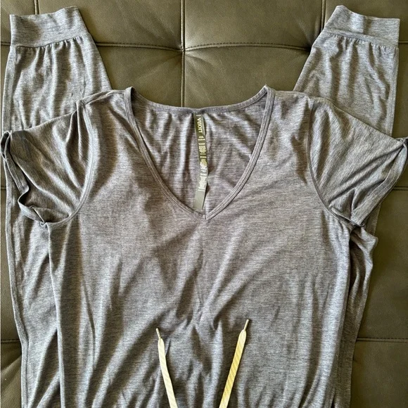 Vuori, The All Day Jumpsuit in Azure Heather - Picture 4 of 4